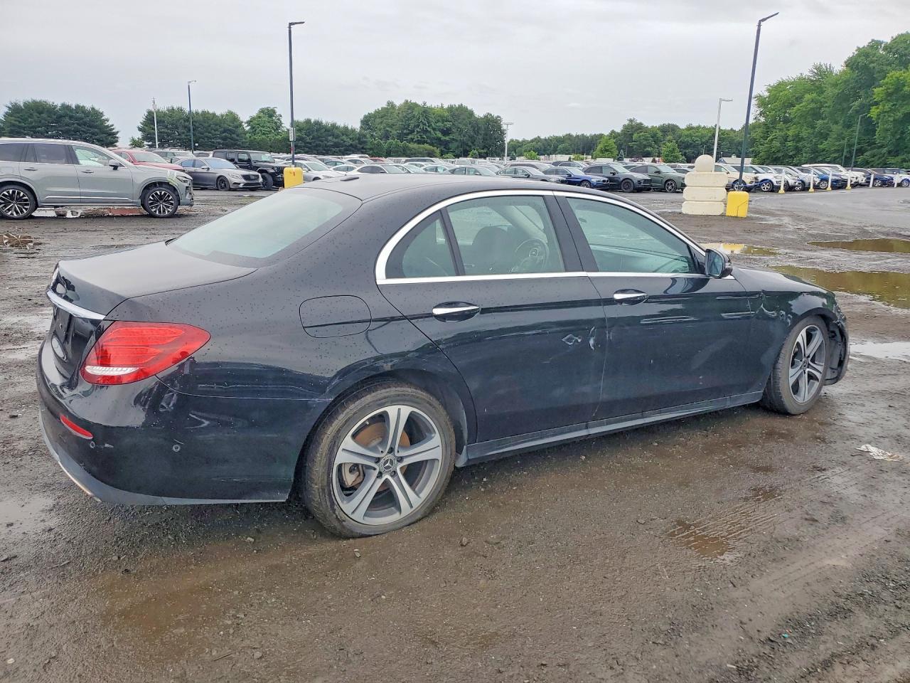 2018 Mercedes-Benz E 300 - Фото 3