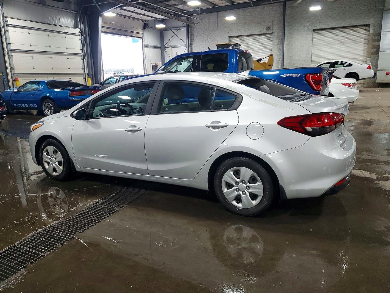 2017 Kia Forte Lx - Image 2