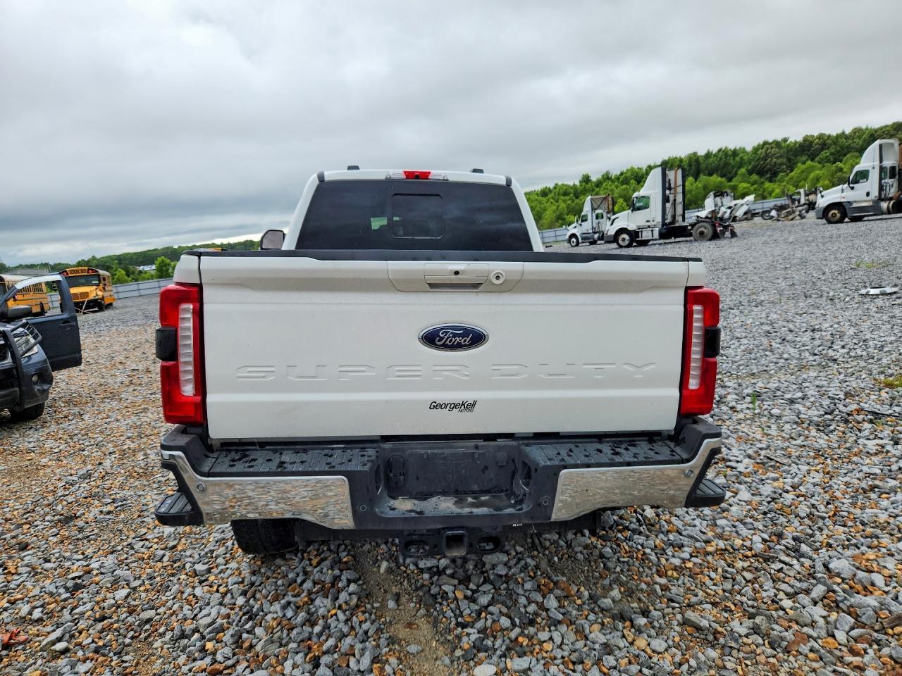 2025 Ford F250 Super Duty - Image 6