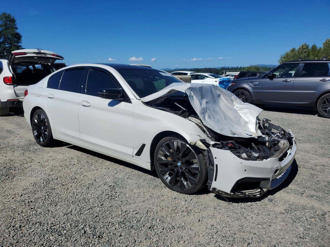 2019 BMW 530Xe - Image 4