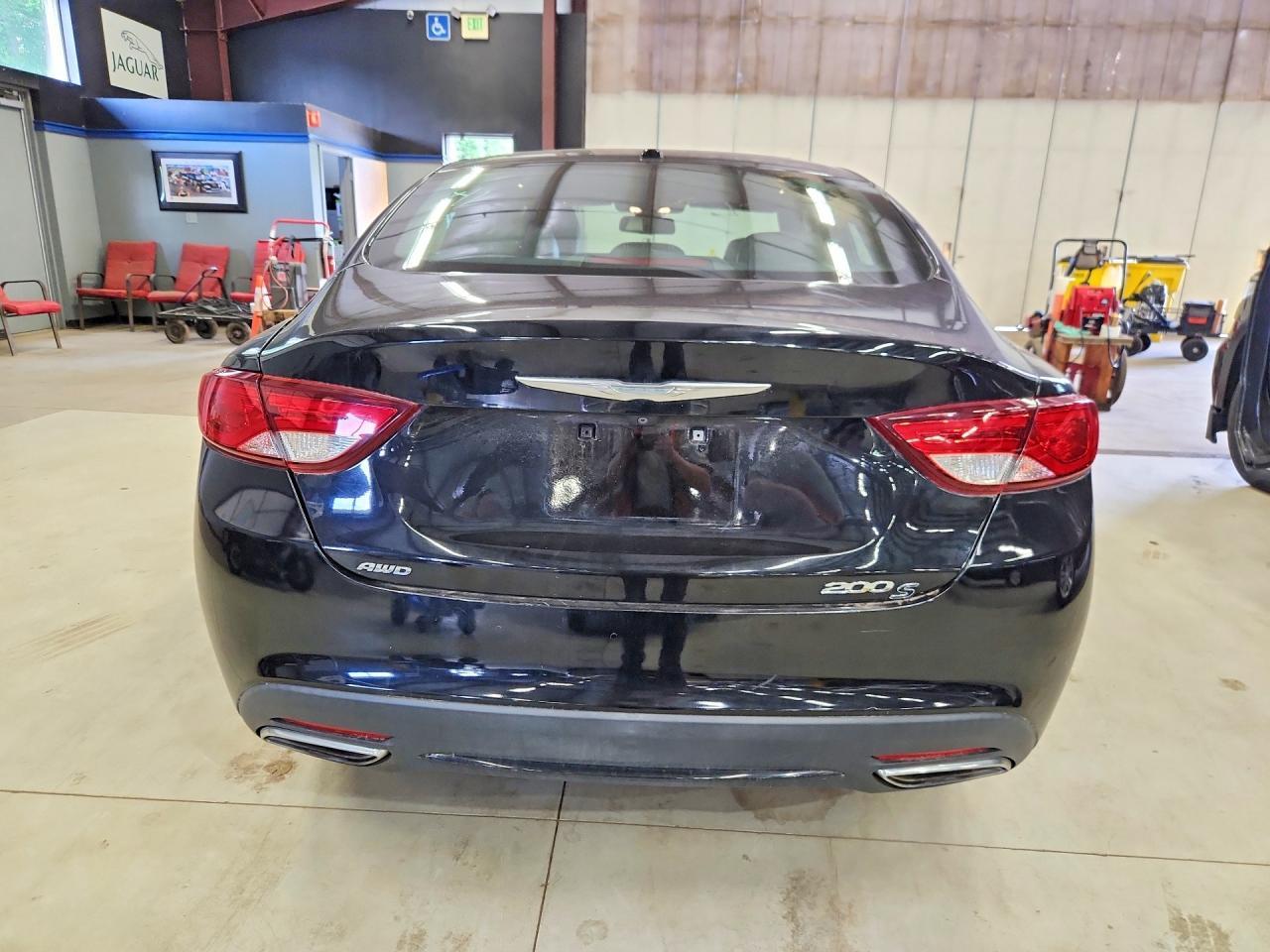 2015 Chrysler 200 S - Image 6