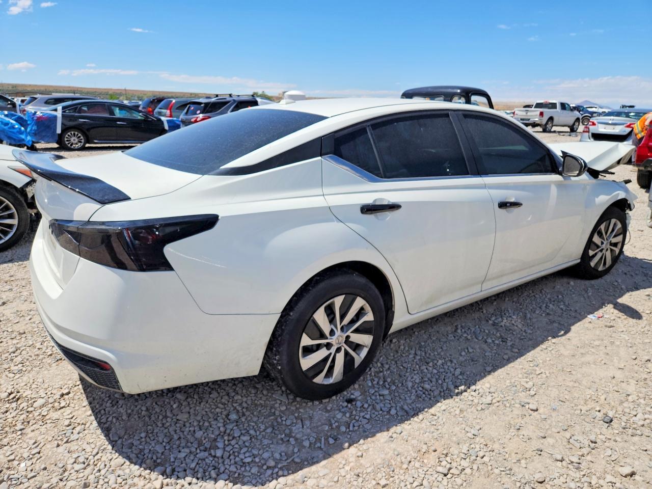 2019 Nissan Altima S - Фото 3