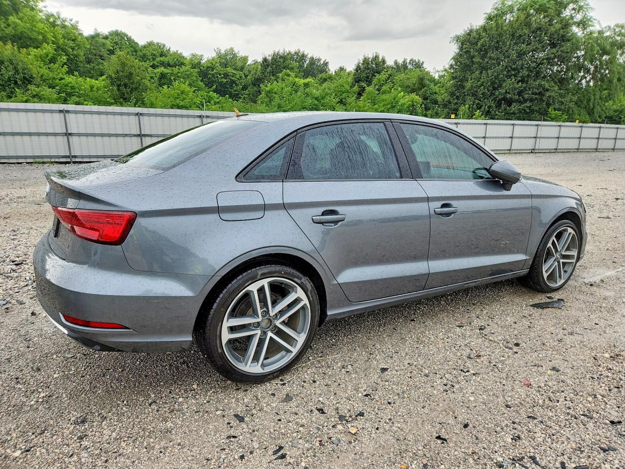 2018 Audi A3 Premium - Фото 3
