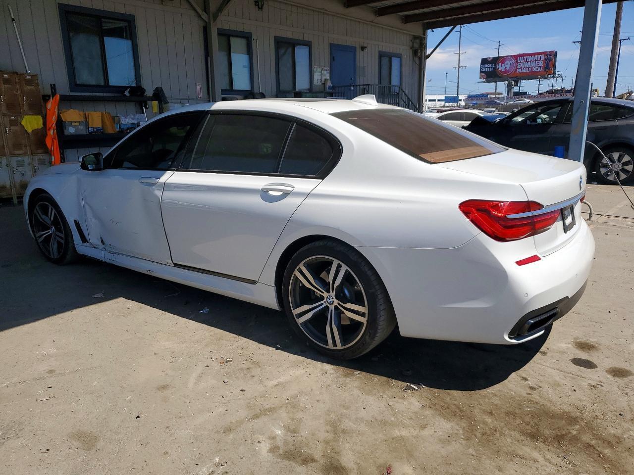 2016 BMW 740 I - Image 2