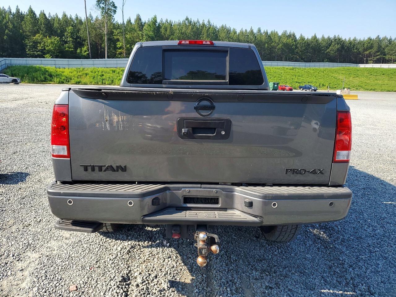 2013 Nissan Titan Sv - Image 6