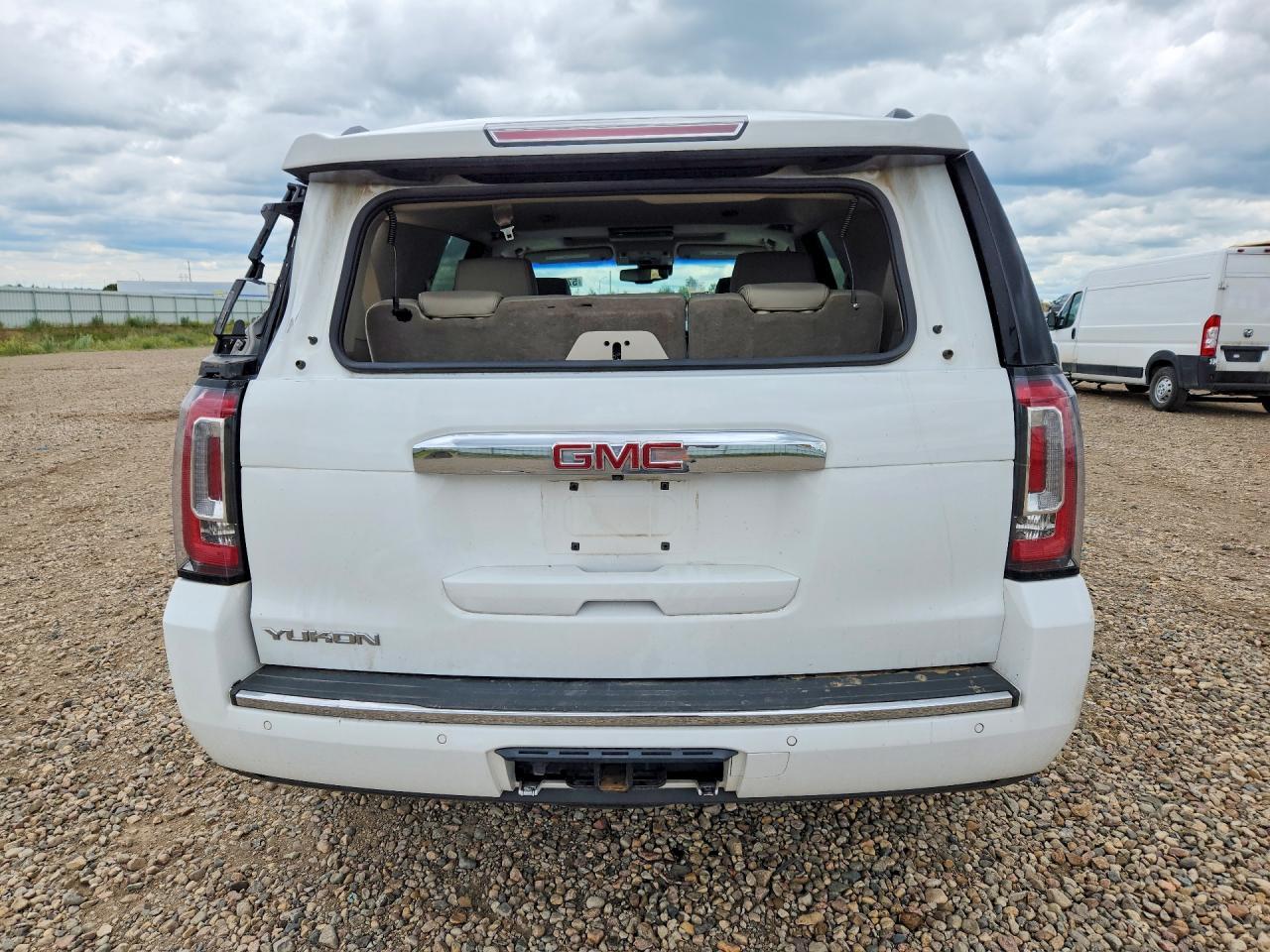 2019 GMC Yukon Denali - Image 6