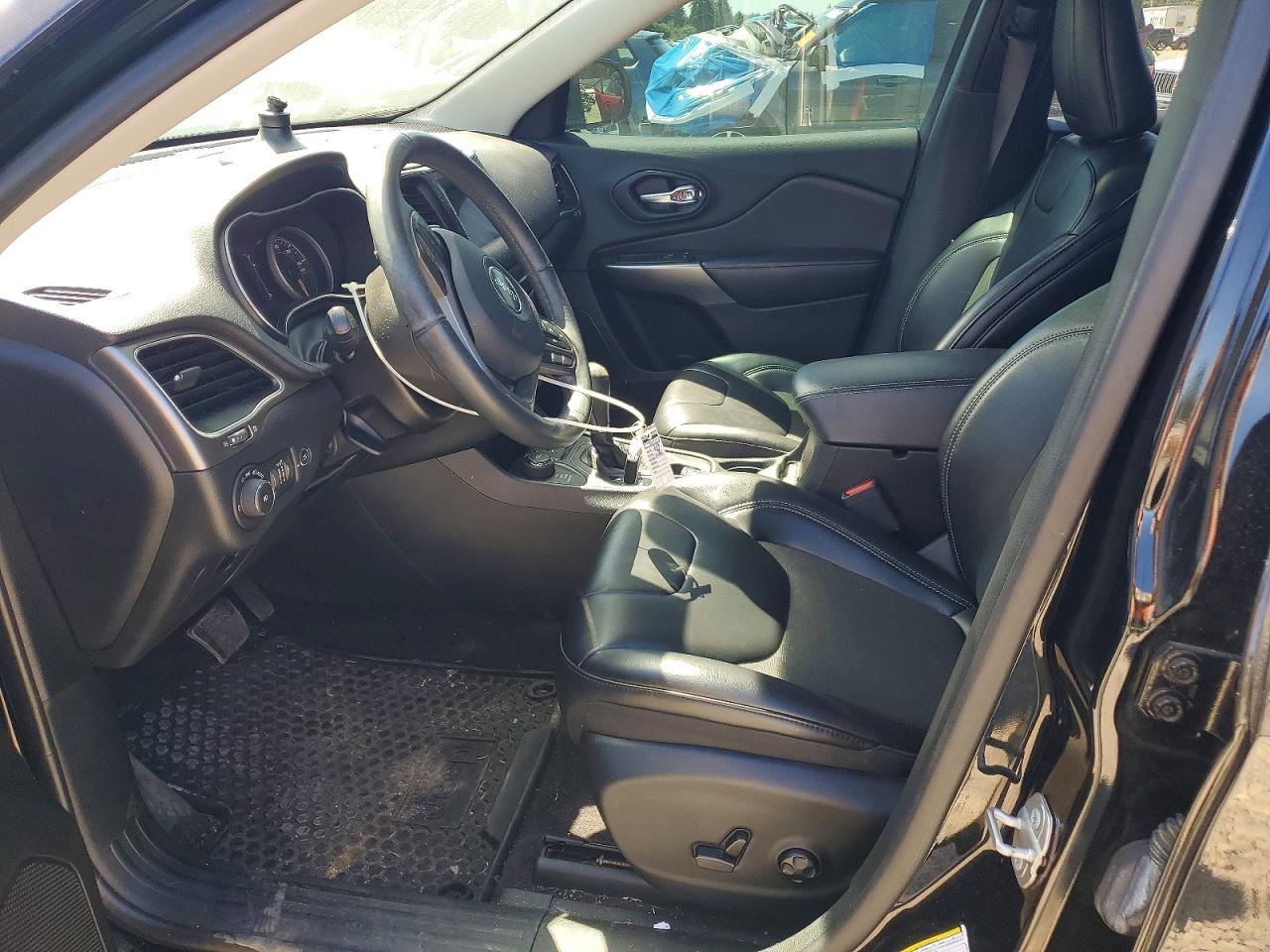 2019 Jeep Cherokee Latitude Plus - Image 7