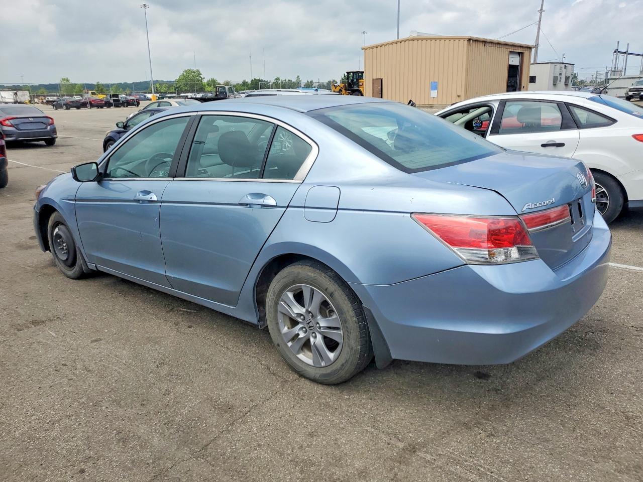 2011 Honda Accord Lxp - Фото 2