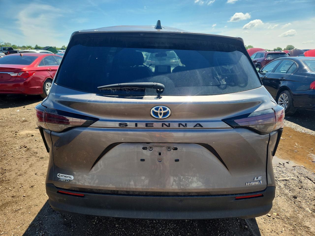 2024 Toyota Sienna Le - Фото 6
