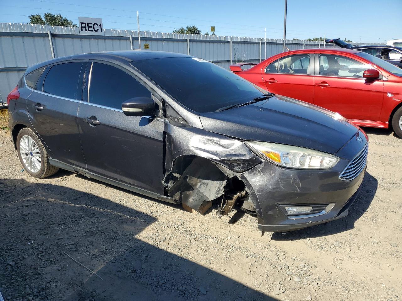 2017 Ford Focus Titanium - Фото 4