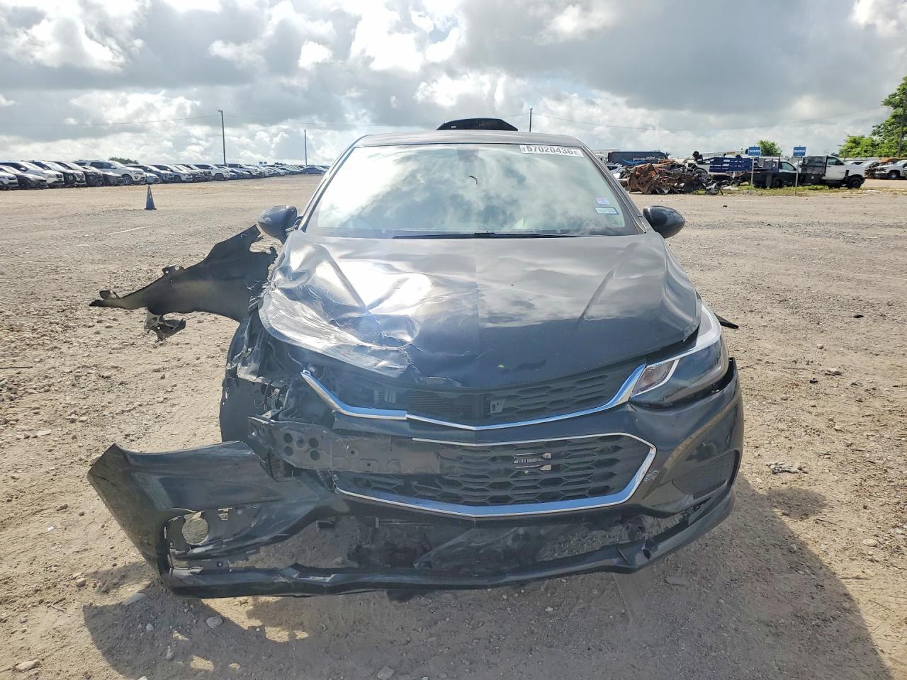 2017 Chevrolet Cruze - Image 5