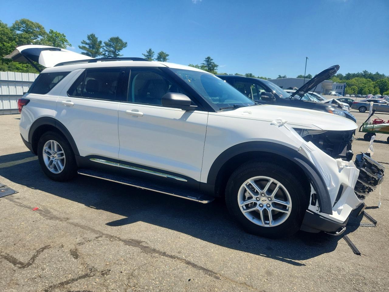 2025 Ford Explorer Active - Фото 4