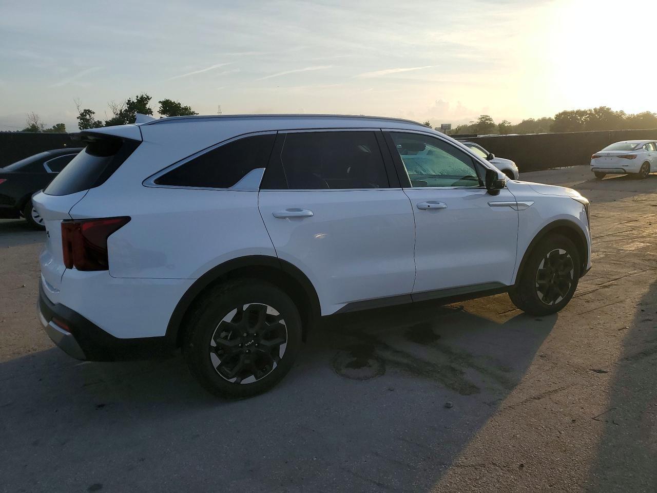 2025 Kia Sorento S - Фото 3
