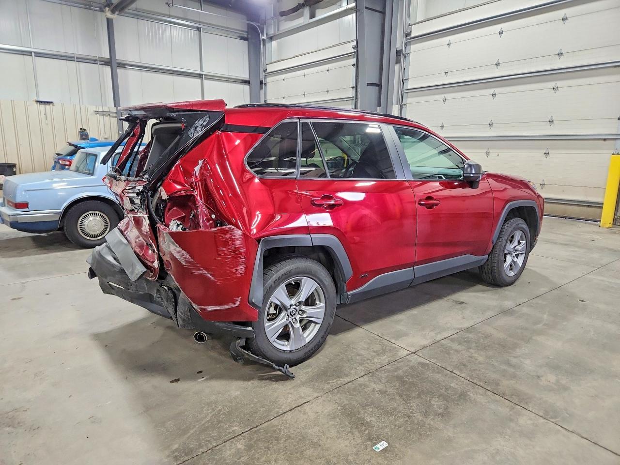 2022 Toyota Rav4 Le - Фото 3