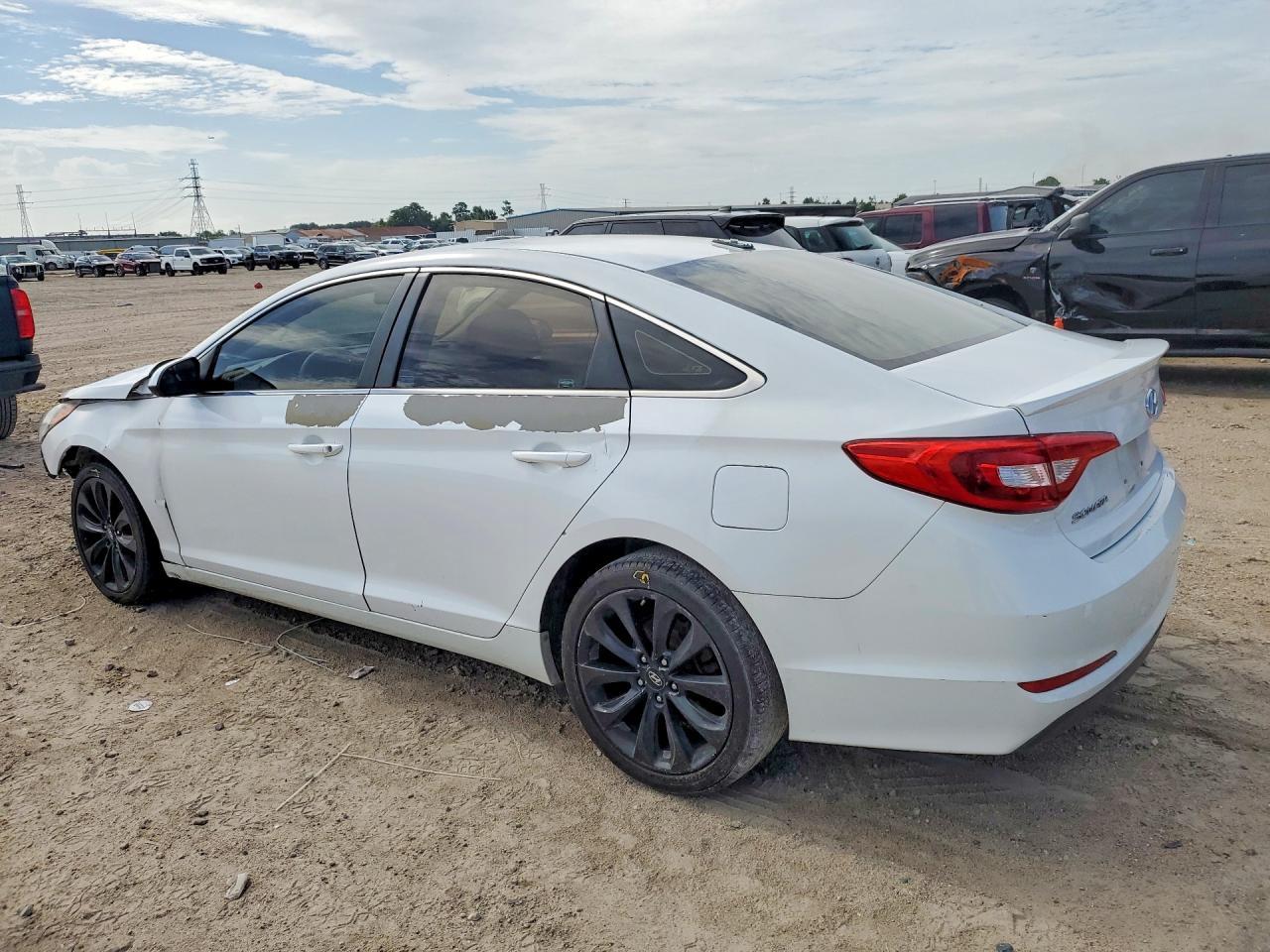 2017 Hyundai Sonata Se - Image 2