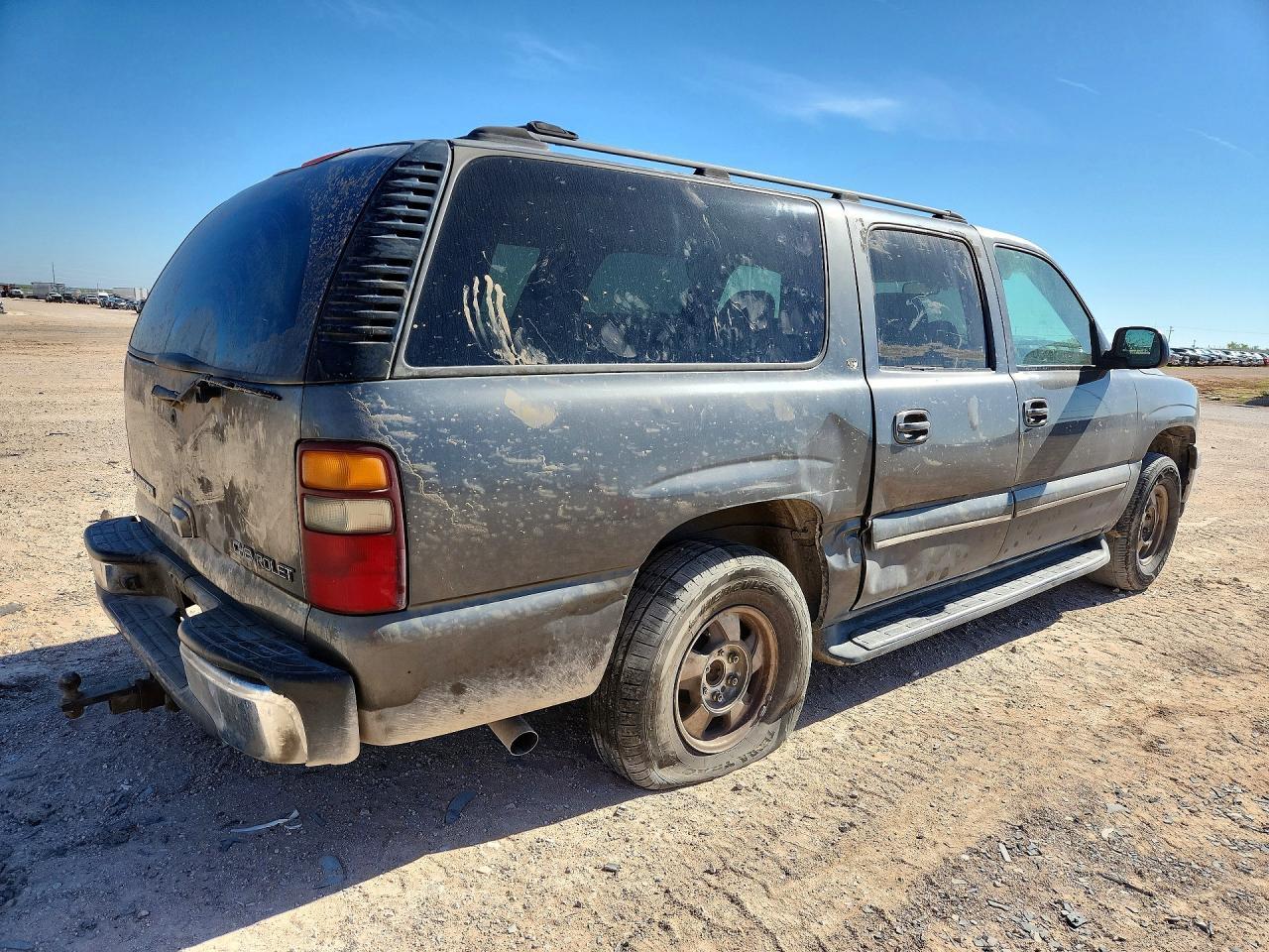 2002 Chevrolet Suburban - Image 3
