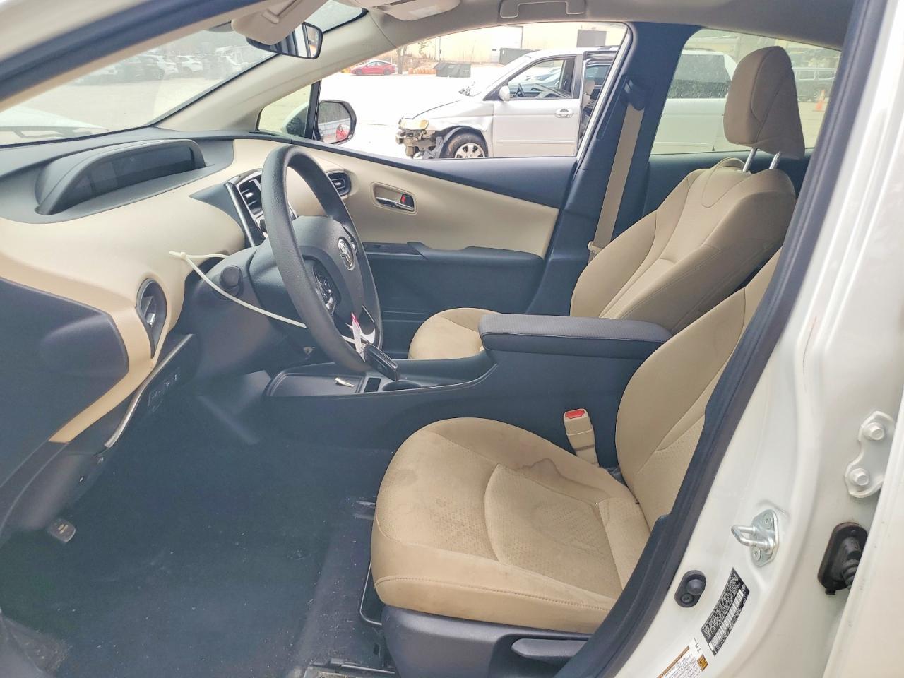 2019 Toyota Prius Le - Image 7
