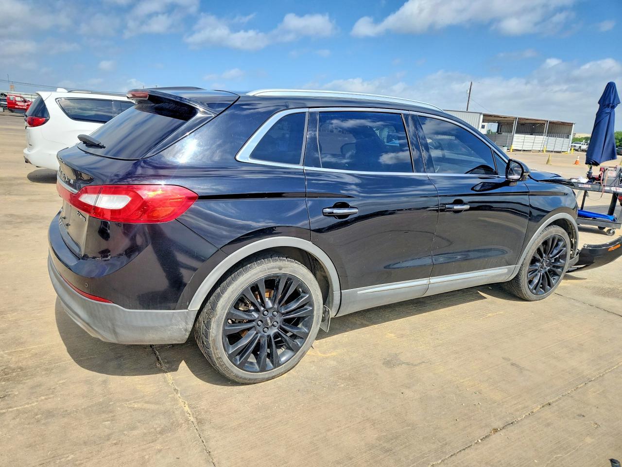 2016 Lincoln Mkx Reserve - Image 3