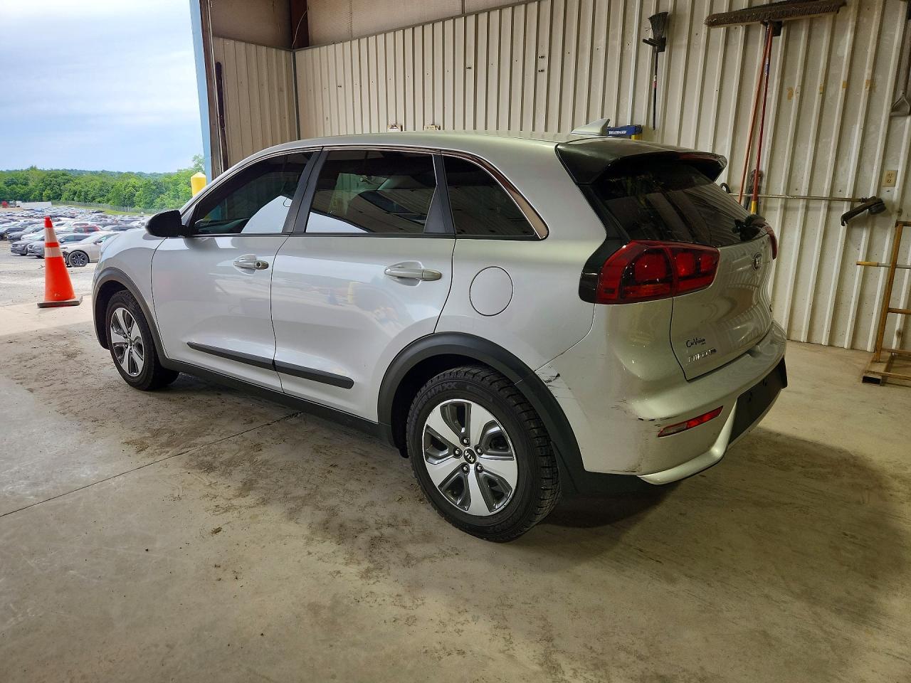 2017 Kia Niro Fe - Фото 2