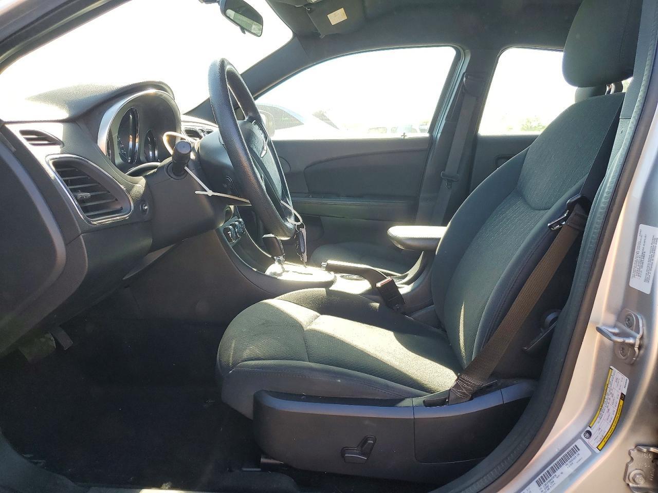 2011 Chrysler 200 Lx - Image 7