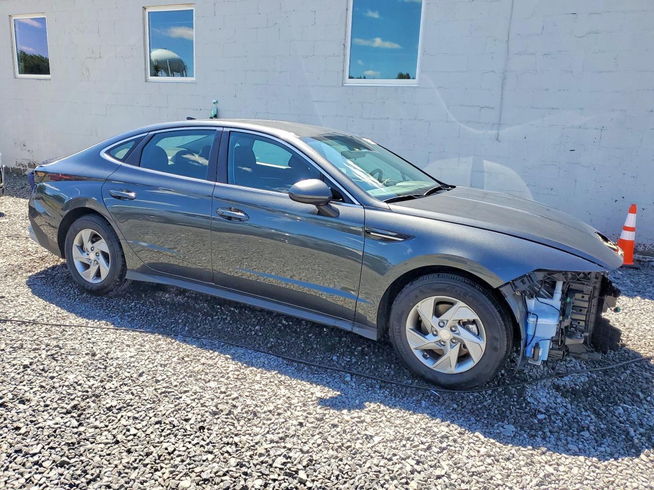 2025 Hyundai Sonata Se - Image 4