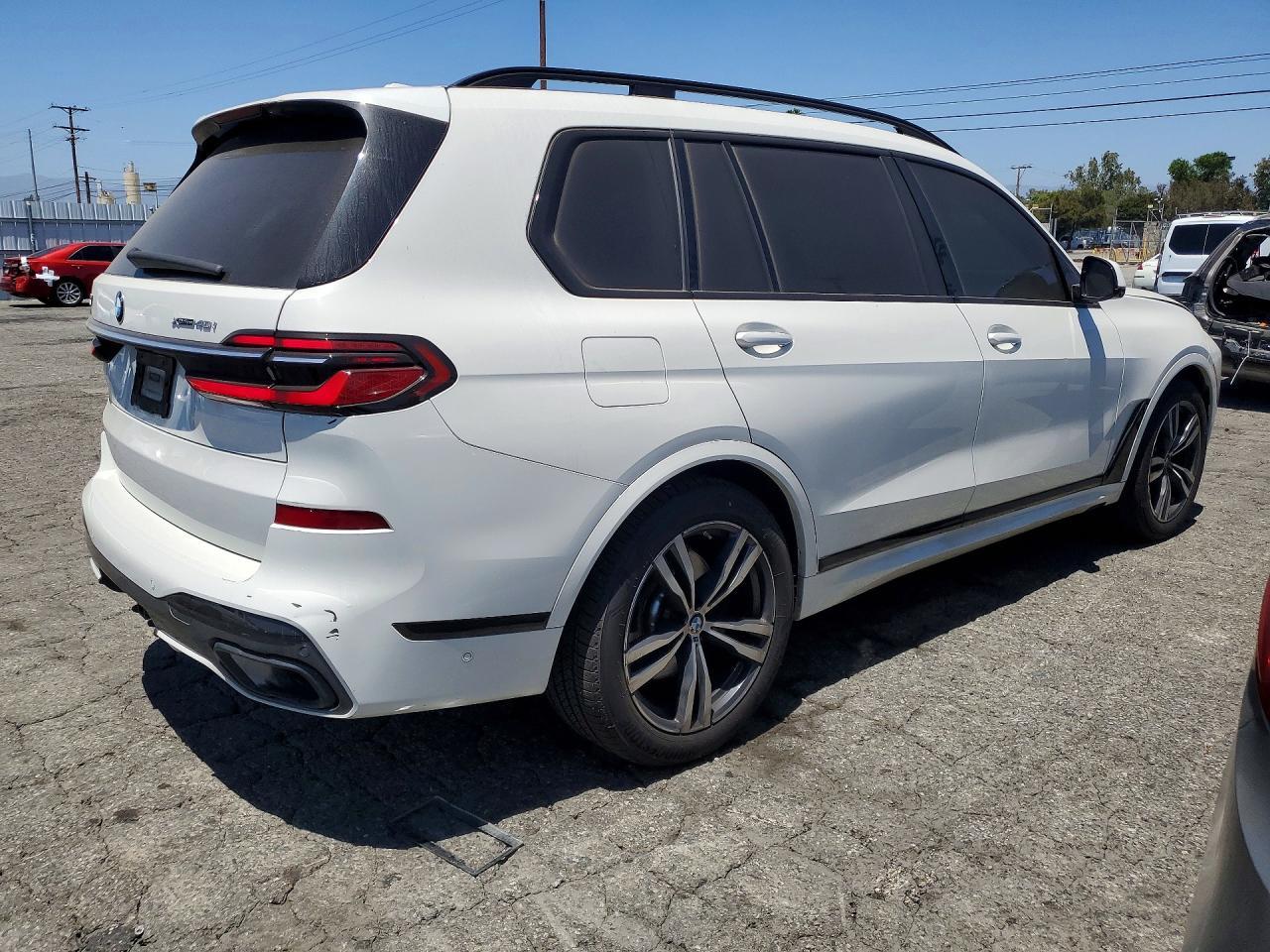 2023 BMW X7 xDrive40I - Фото 3