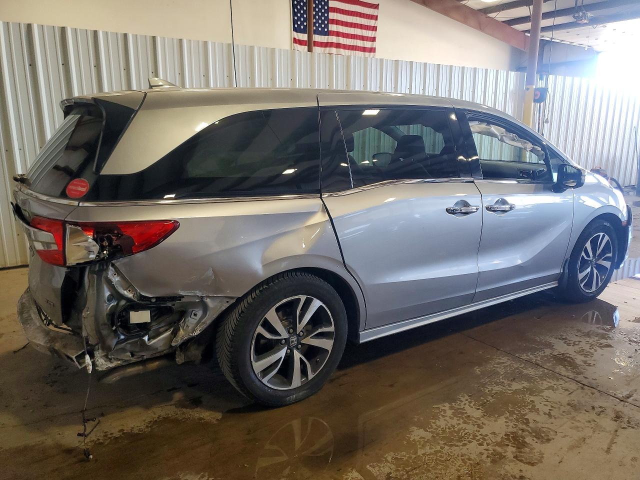 2018 Honda Odyssey Elite - Фото 3