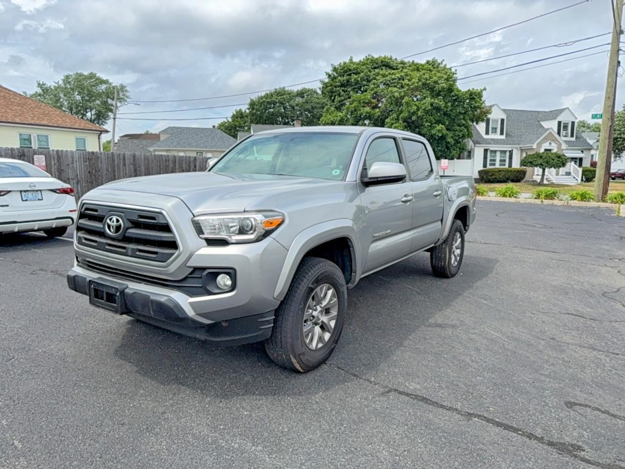 2016 Toyota Tacoma Sr5 V6 - Image 2