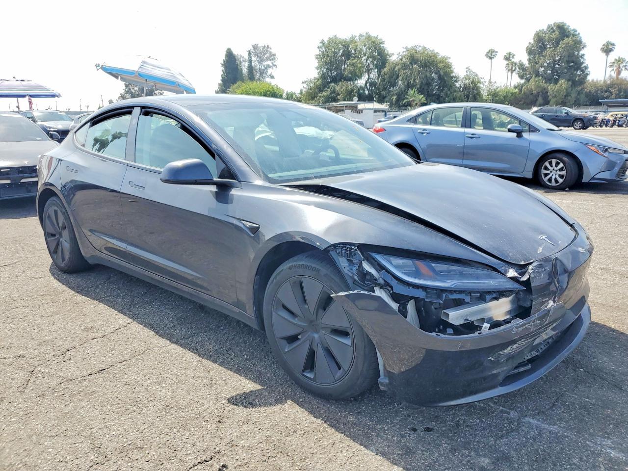 2024 Tesla Model 3 - Фото 4