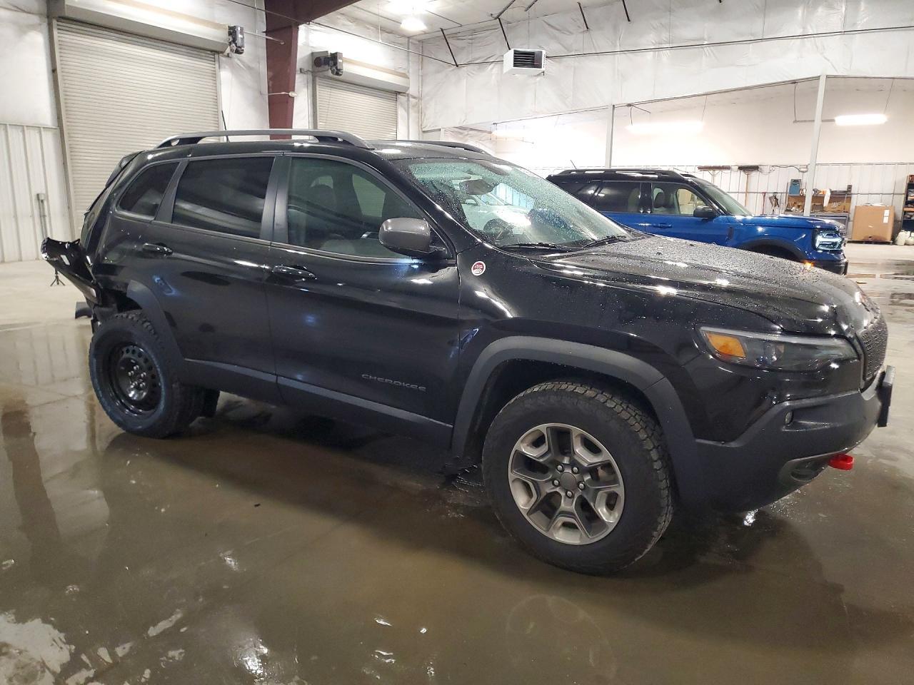 2019 Jeep Cherokee Trailhawk - Image 4