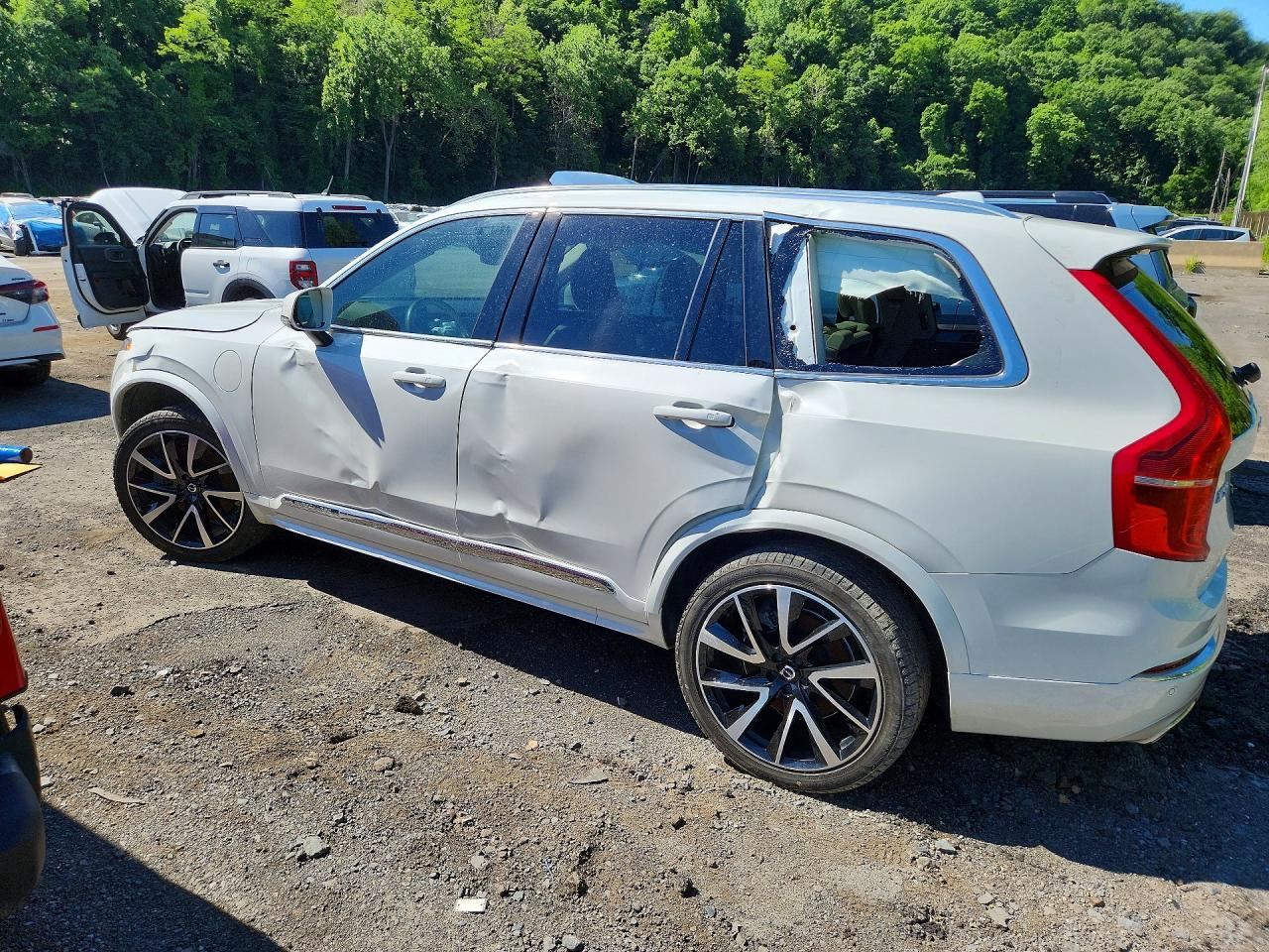 2021 Volvo Xc90 T8 Recharge Inscription Express - Image 2