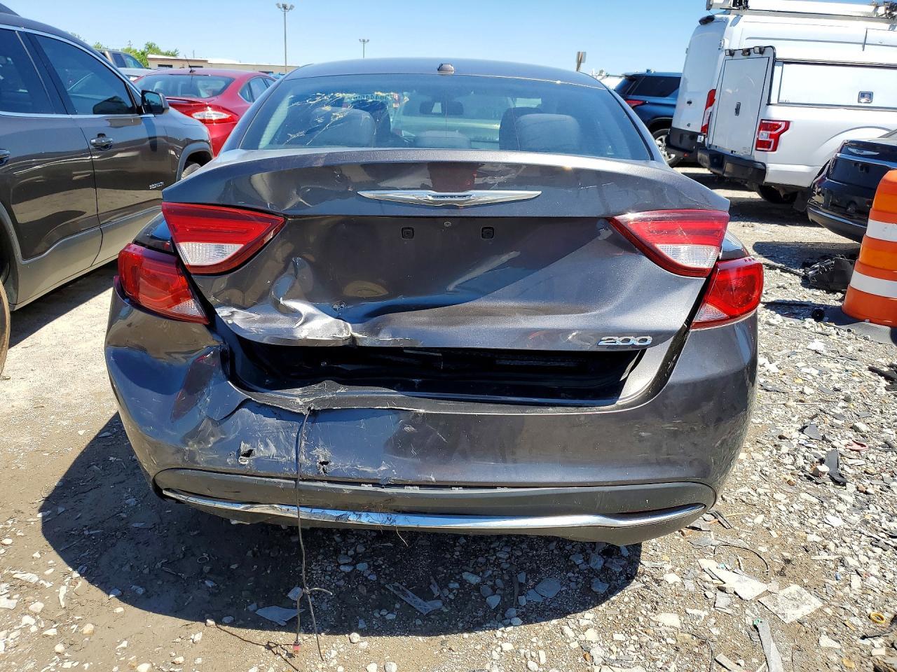 2015 Chrysler 200 Limited - Image 6