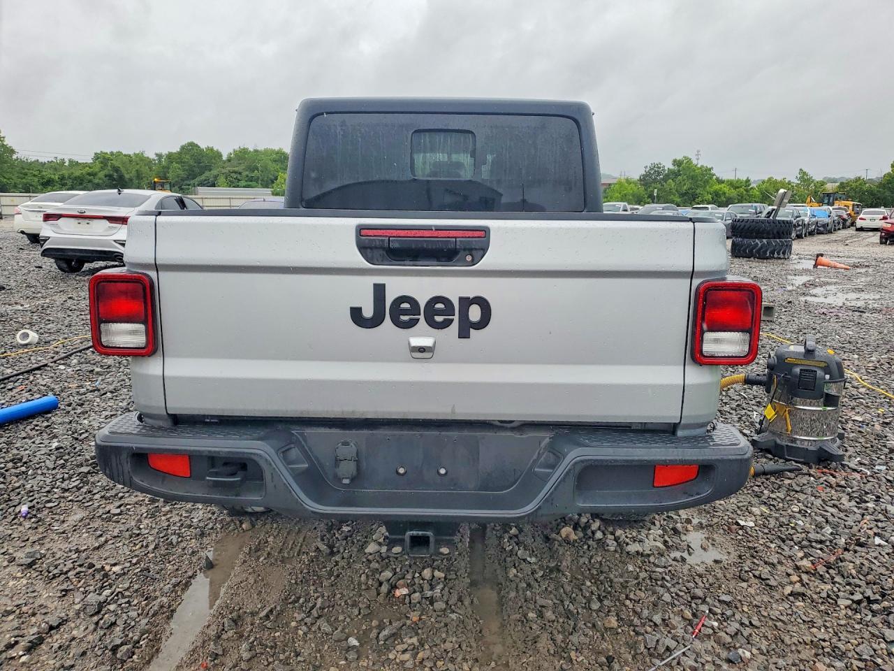 2022 Jeep Gladiator Sport - Image 6