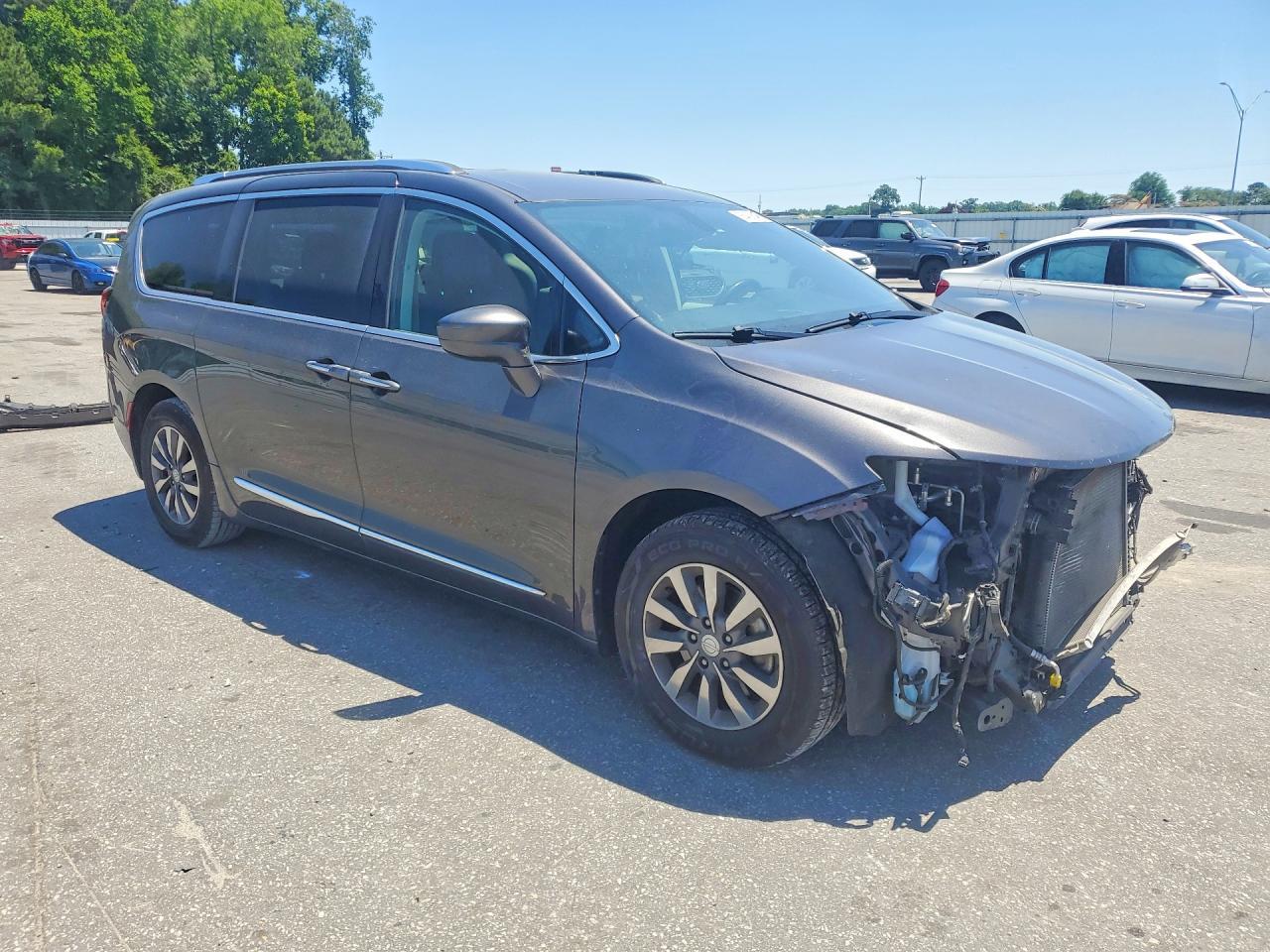 2020 Chrysler Pacifica Touring L Plus - Image 4