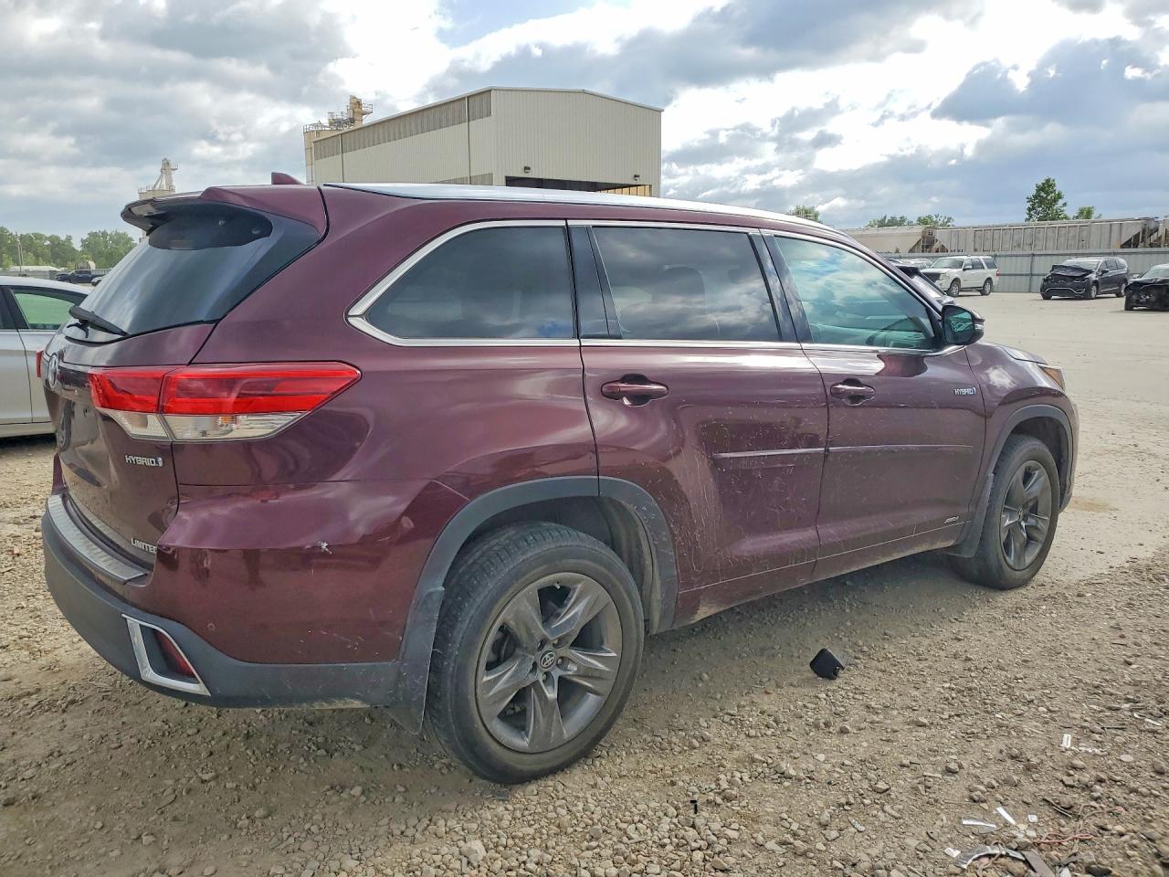 2018 Toyota Highlander Hybrid Limited Platinum - Фото 3