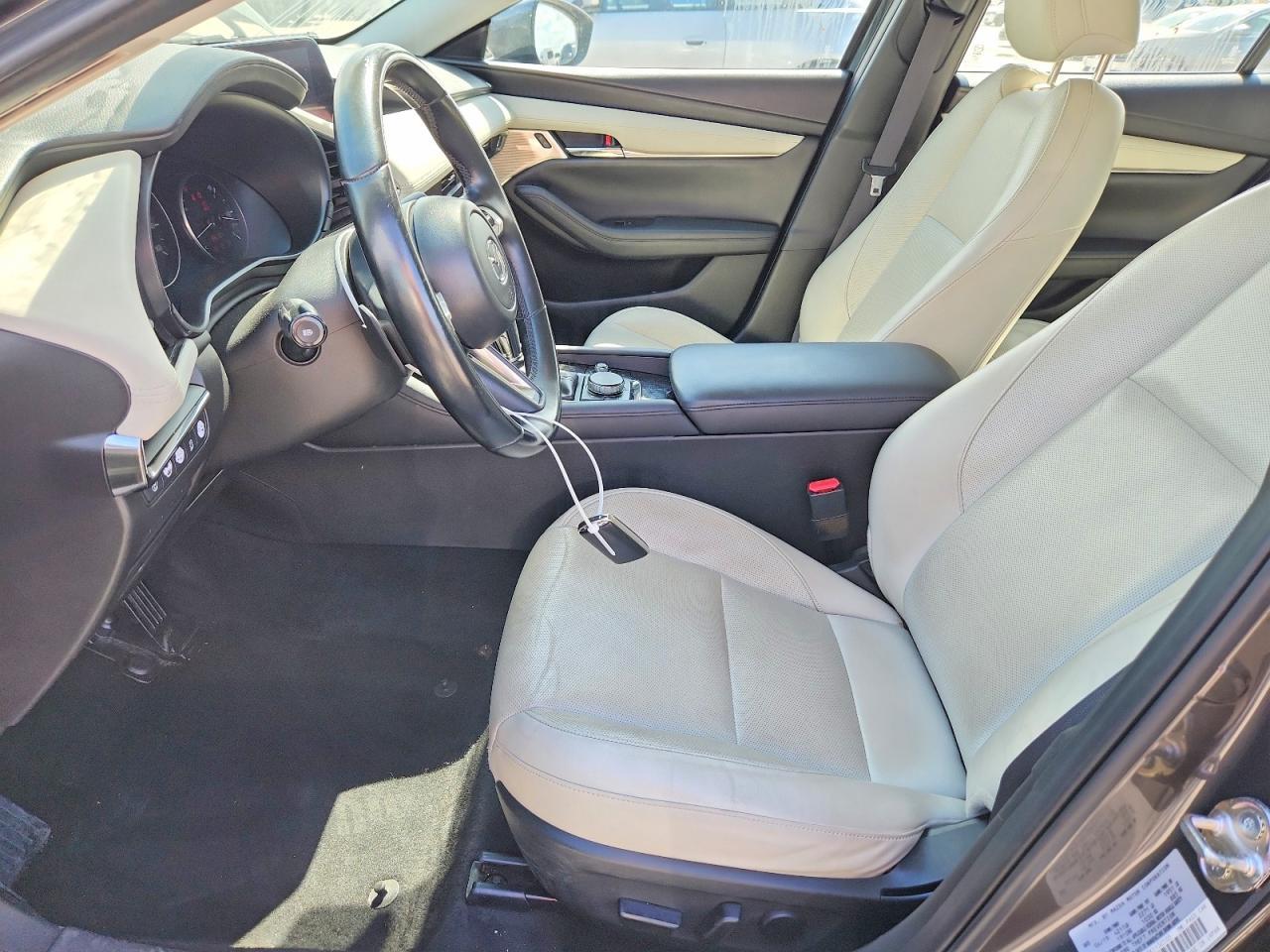 2019 Mazda 3 Premium - Фото 7