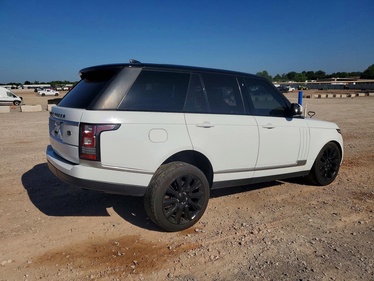 2017 Land Rover Range Rover Supercharged - Image 3