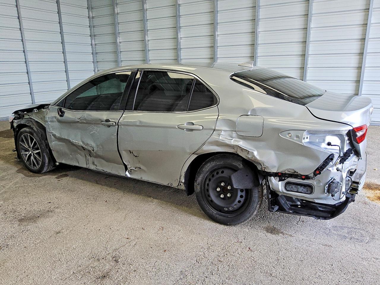 2022 Toyota Camry Xle - Фото 2