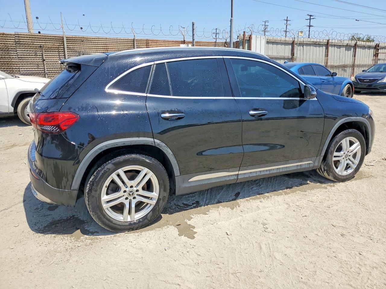 2022 Mercedes-Benz Gla 250 4Matic - Image 3