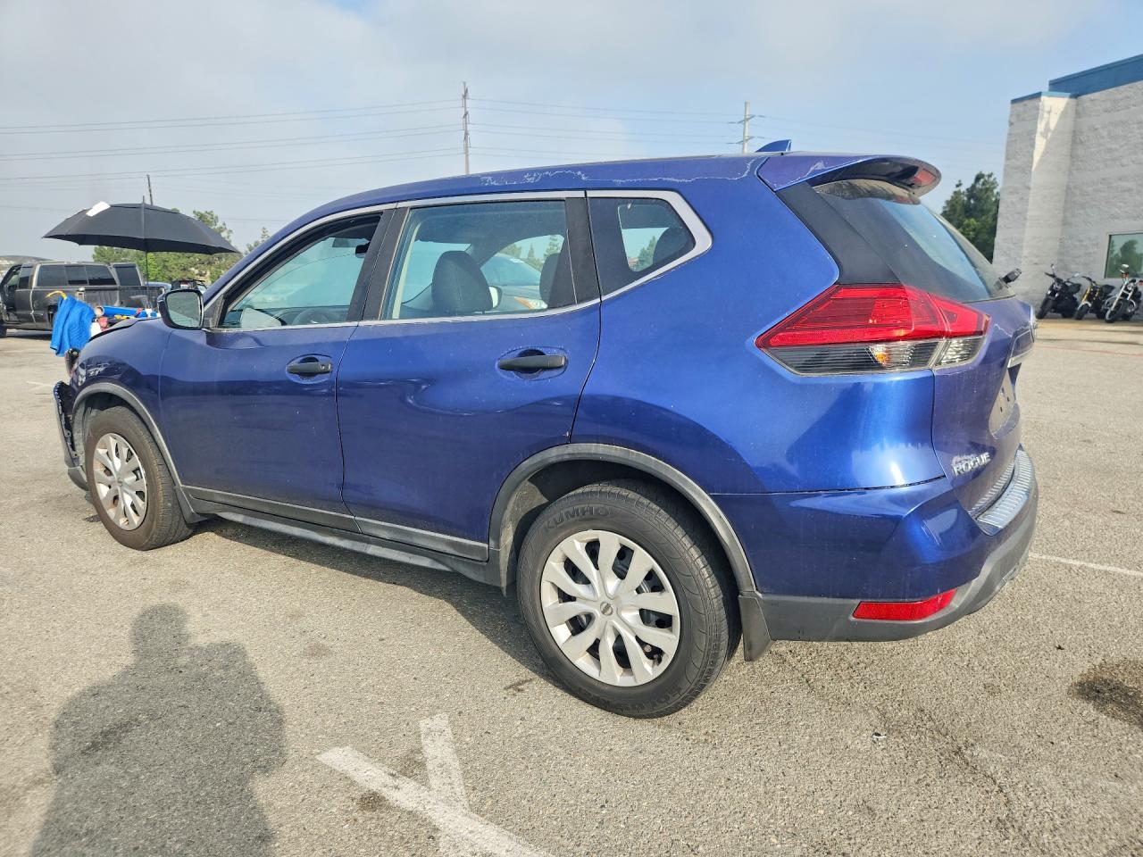 2017 Nissan Rogue S - Фото 2