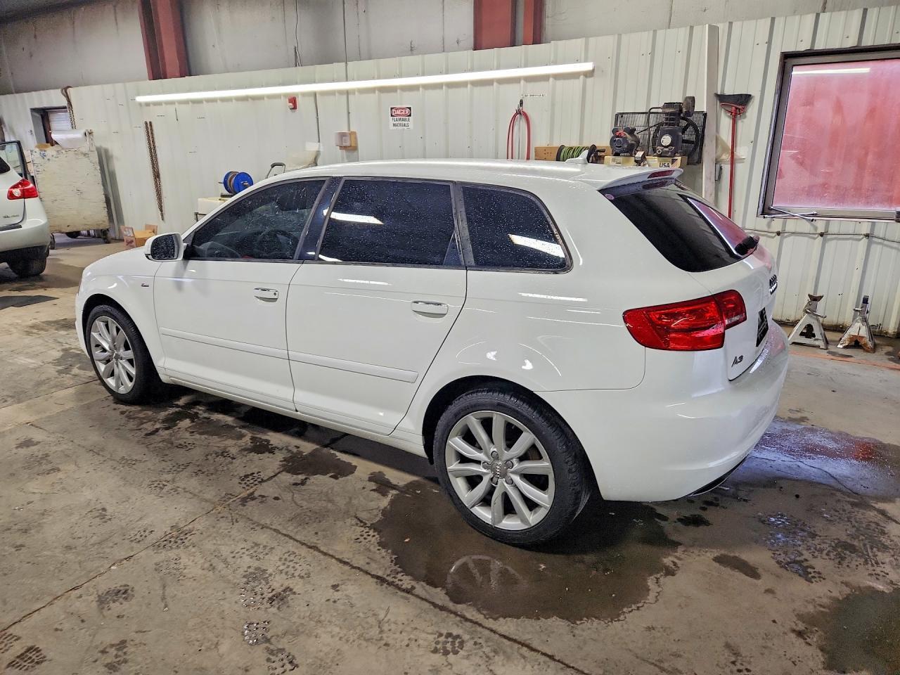 2011 Audi A3 Premium - Фото 2