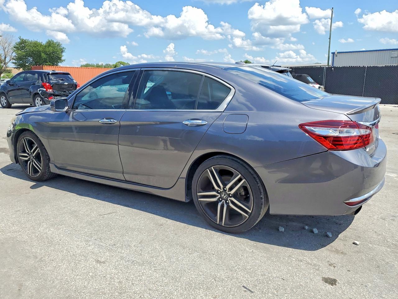 2016 Honda Accord Touring - Image 2