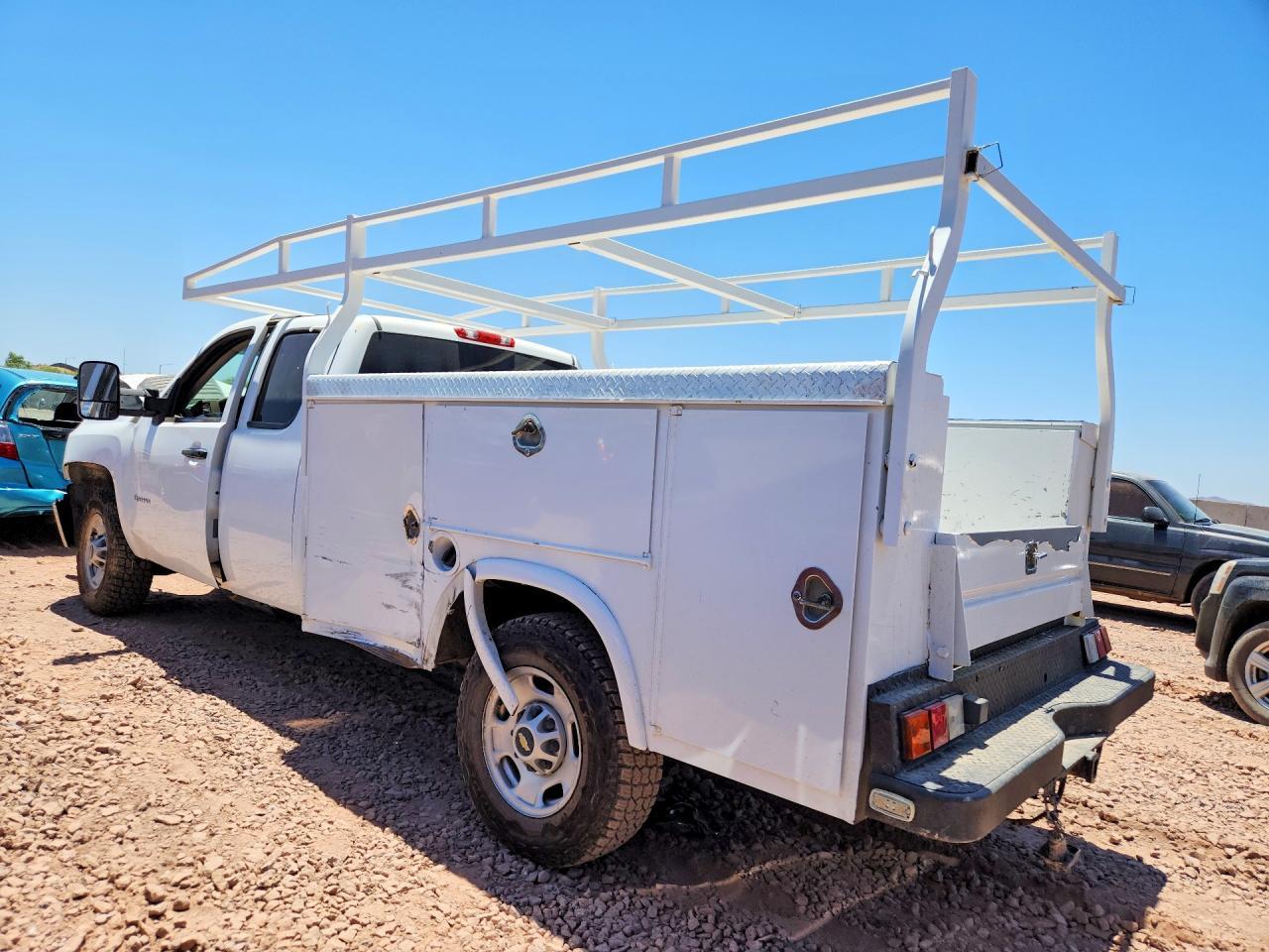 2013 Chevrolet Silverado - Фото 2