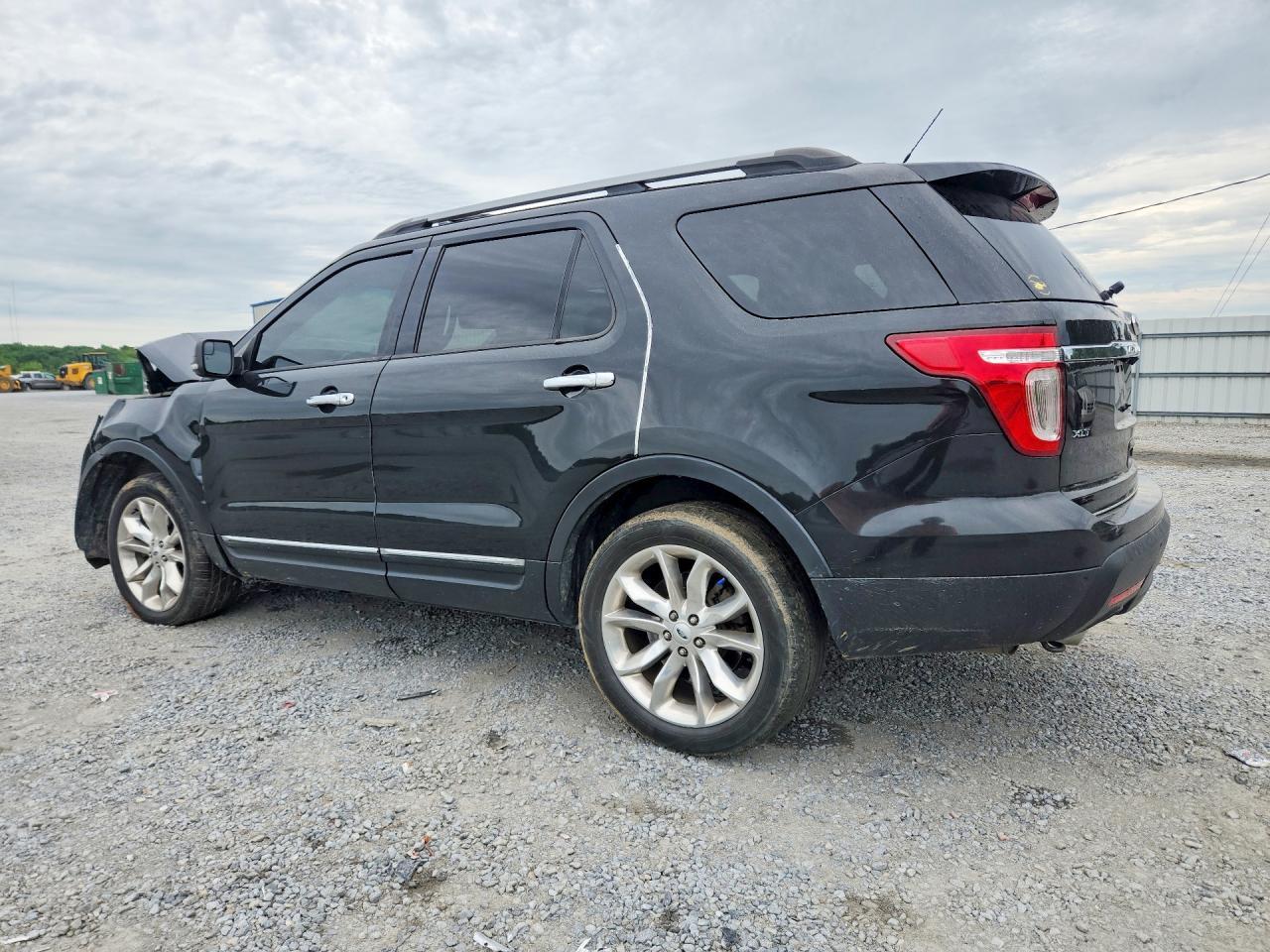 2015 Ford Explorer Xlt - Image 2