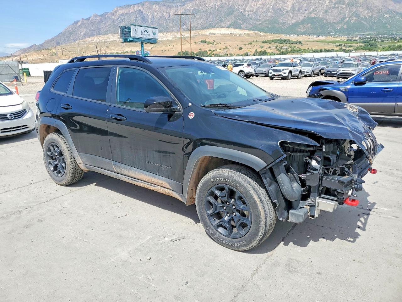 2022 Jeep Cherokee Trailhawk - Image 4