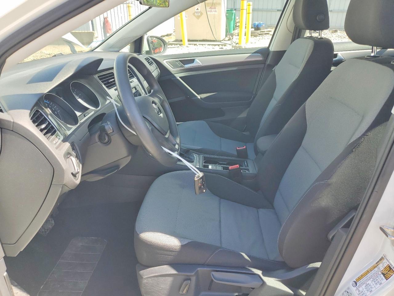2016 Volkswagen E-Golf Se - Image 7