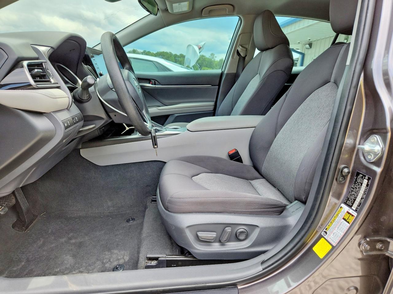 2021 Toyota Camry Le - Фото 7