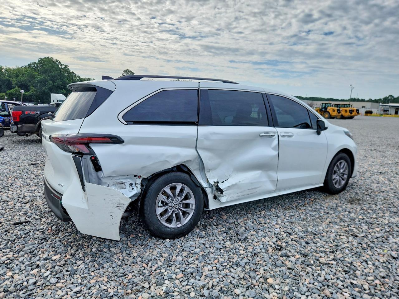 2026 Toyota Sienna Xle 8-Passenger - Фото 3