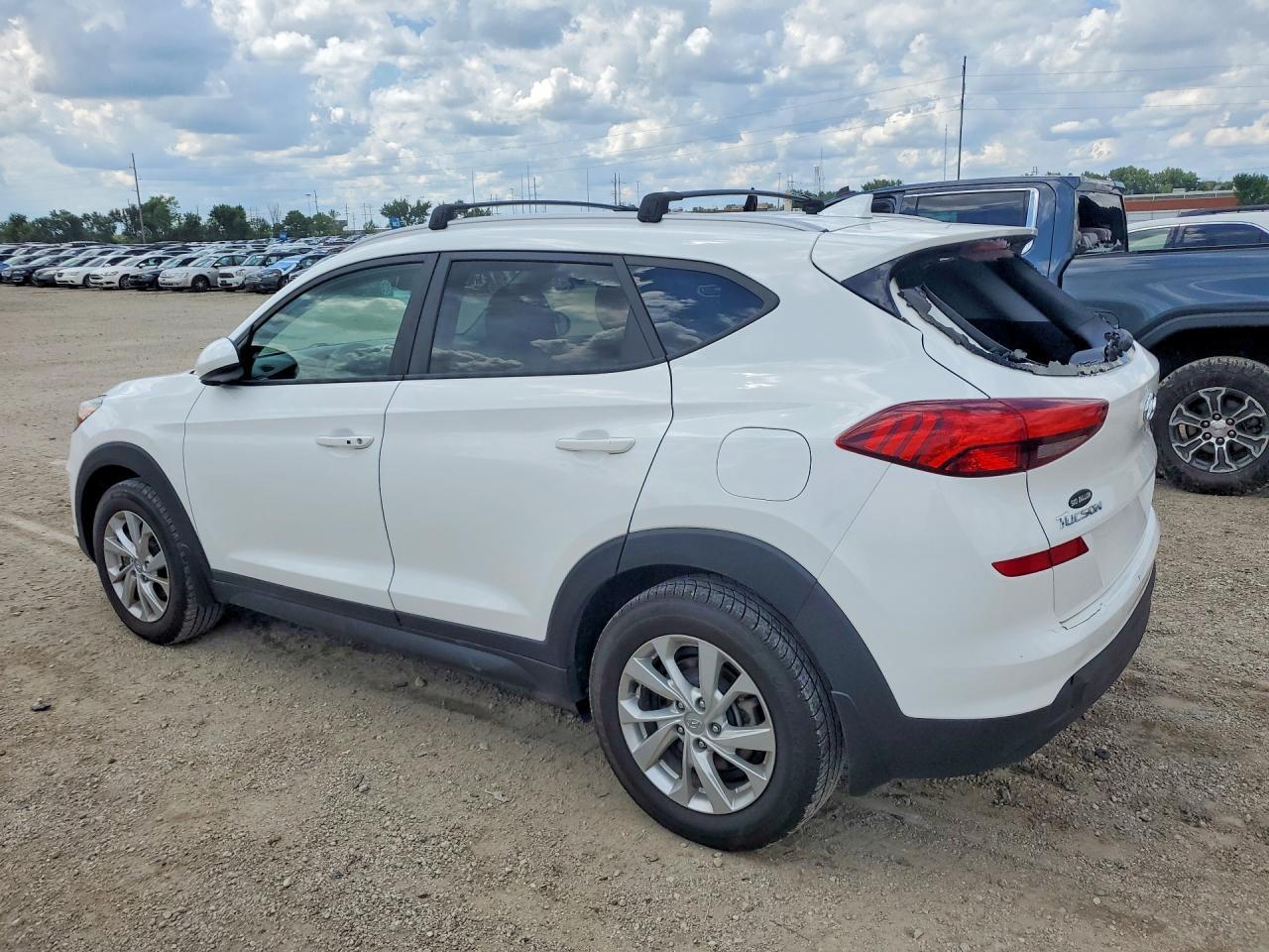 2021 Hyundai Tucson Value - Фото 2