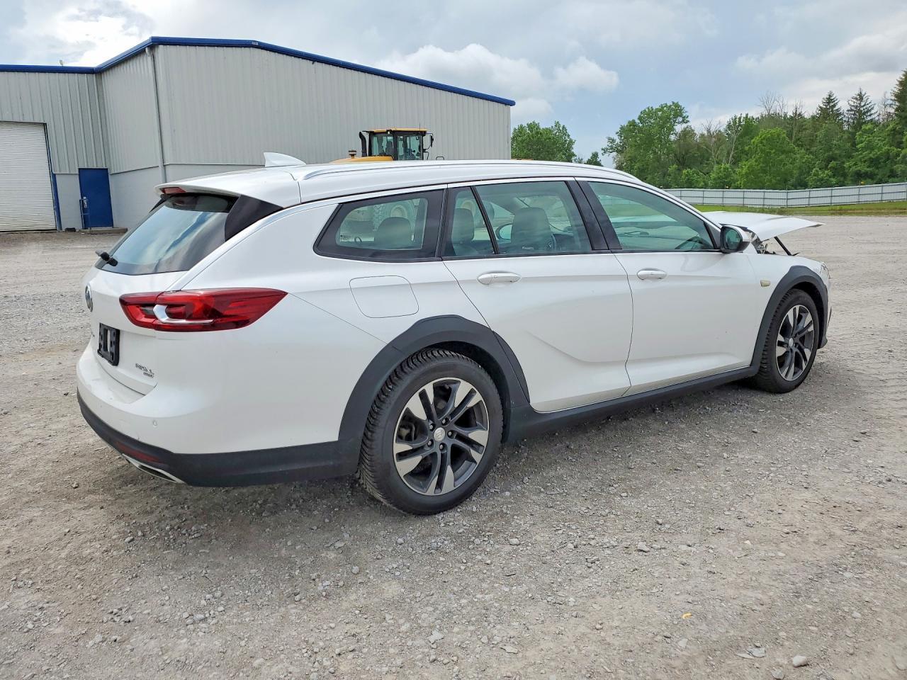 2018 Buick Regal Tourx Essence - Фото 3